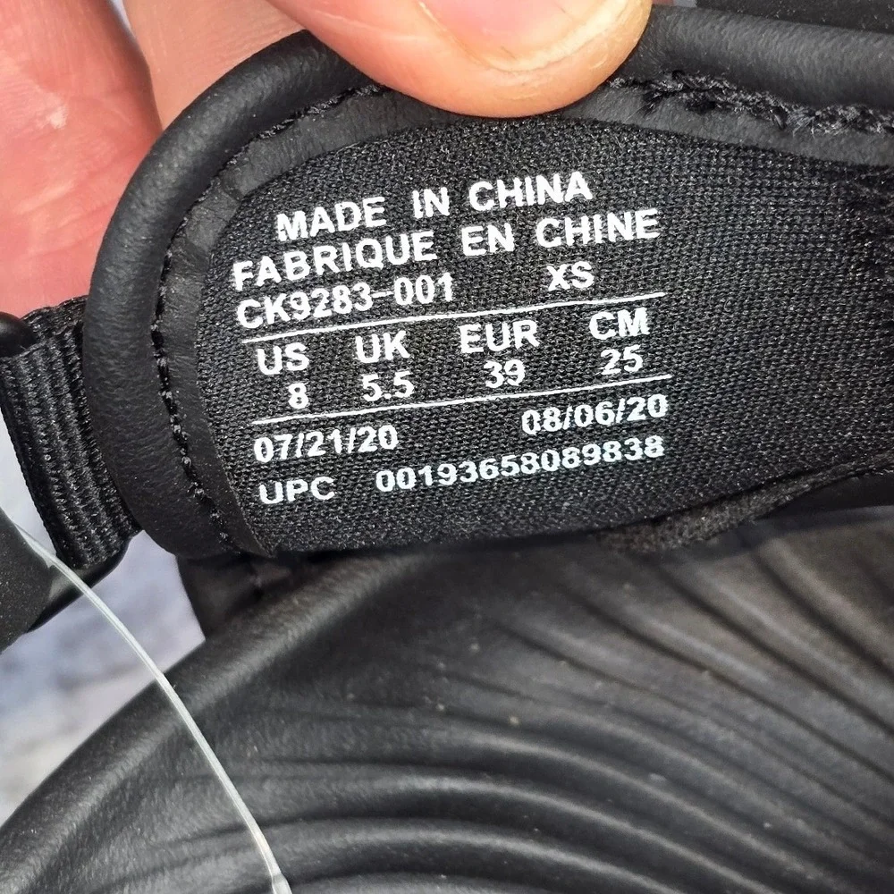 NWOT Nike Owaysis Sandal Triple Black CK9283-001 Sporty Strappy Women Size 8